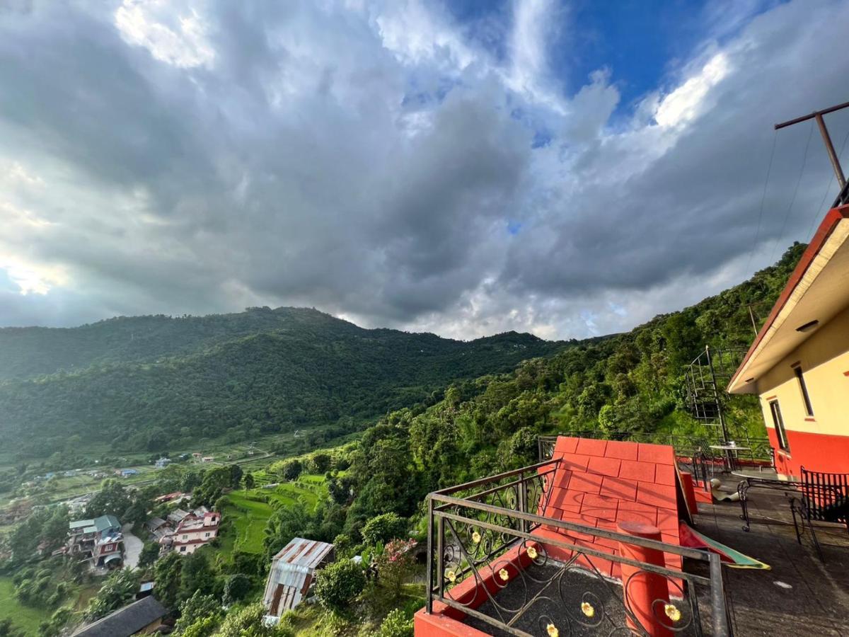Green Hills Yoga Retreat Pokhara Esterno foto
