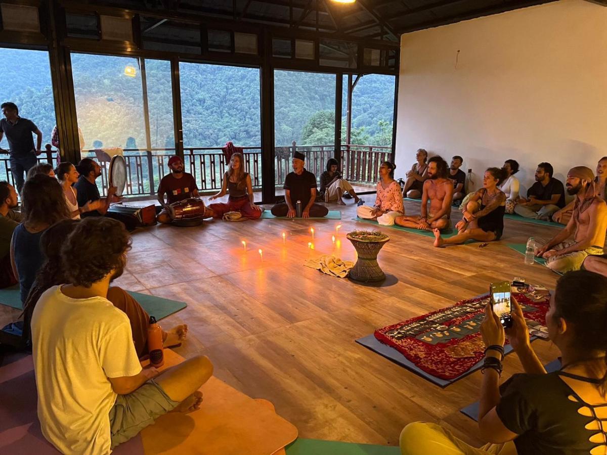 Green Hills Yoga Retreat Pokhara Esterno foto
