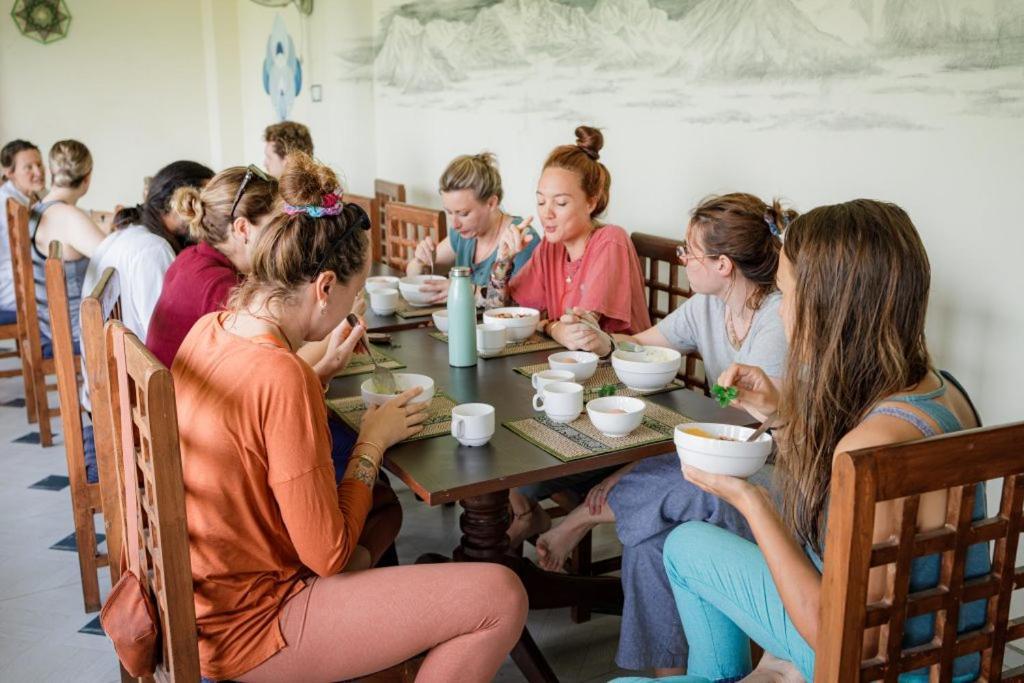 Green Hills Yoga Retreat Pokhara Esterno foto