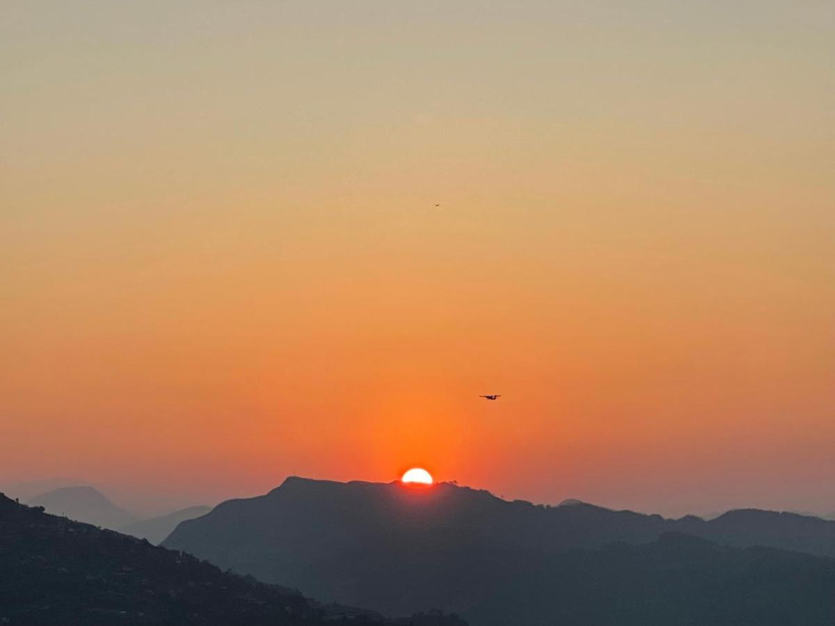 Green Hills Yoga Retreat Pokhara Esterno foto