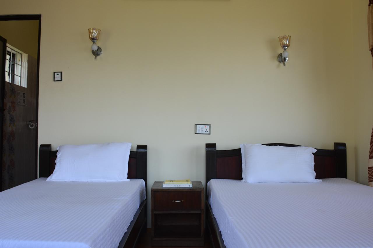 Green Hills Yoga Retreat Pokhara Esterno foto