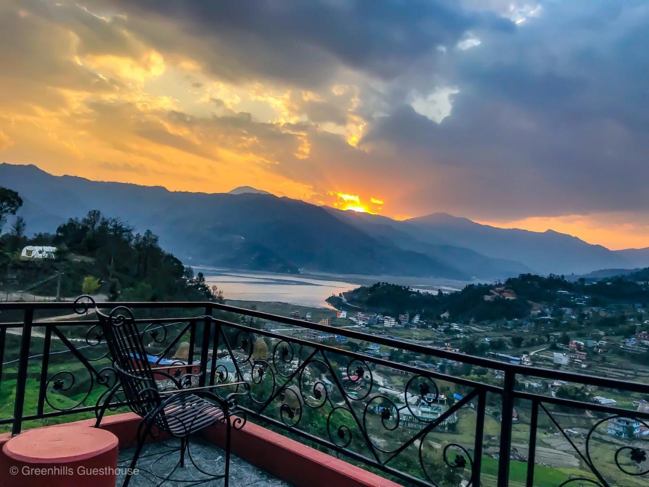 Green Hills Yoga Retreat Pokhara Esterno foto